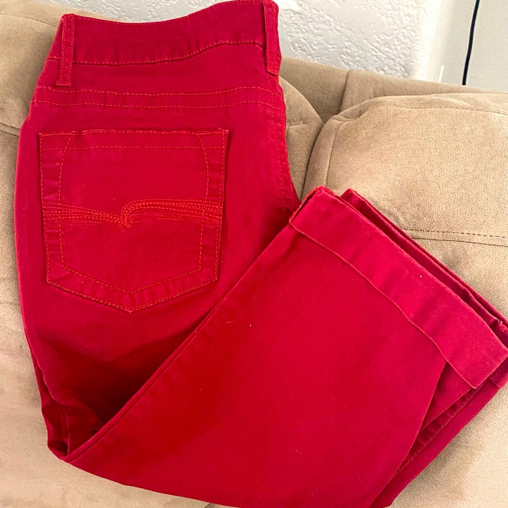 Faded Glory women’s cranberry capris